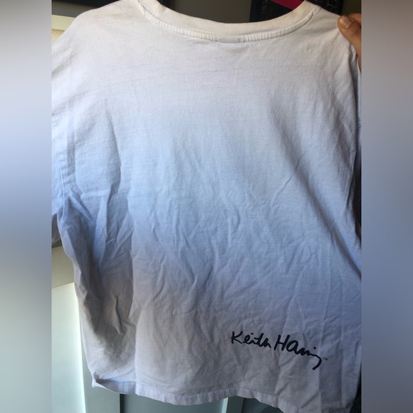 ✨2 for $25✨ Keith Haring H&M New York Apples Tee - Picture 5 of 6